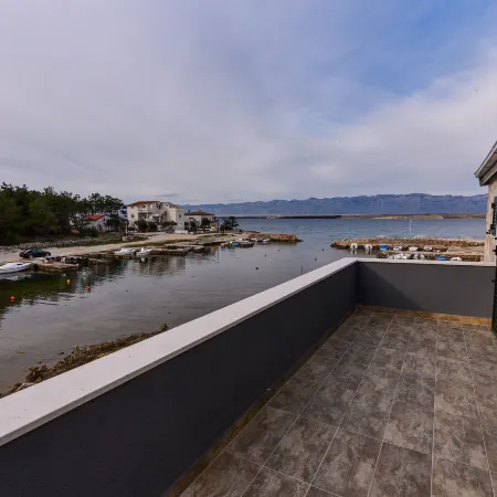 Villa Sana Hotels in Vir