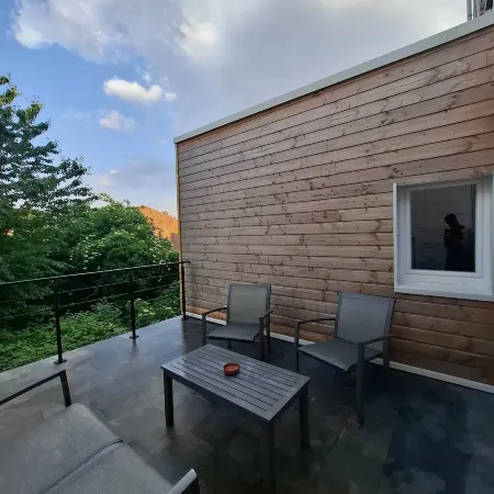 Large and quiet apartment next to the city center
