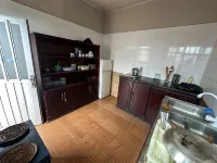 Safe Land Guesthouse - parking