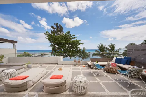Les Estivales Beachfront Suites & Penthouses with LOV - 4 étoiles