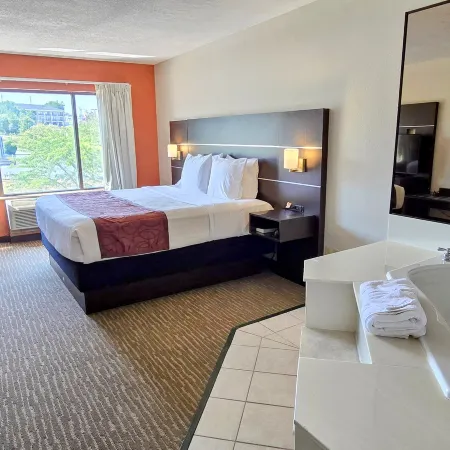 Grand Plaza Hotel & Conference Center