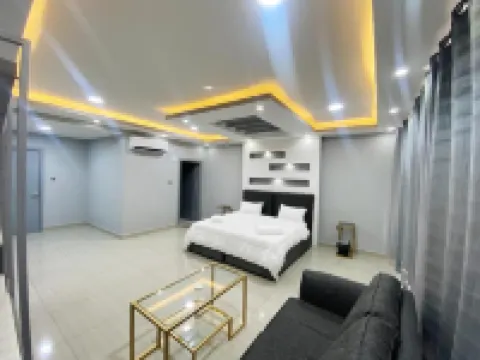 Carousel Hotel Hotels near Batoka Gorge