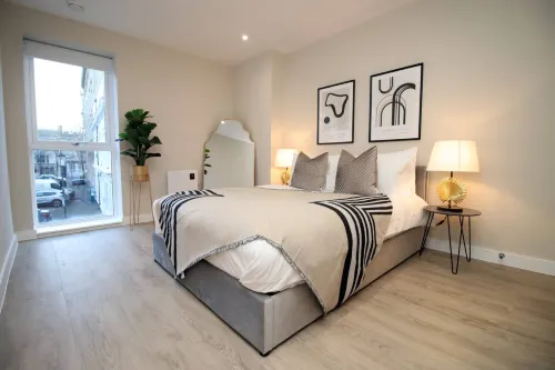 Charming 2BR Home in a Popular Urban Quarter