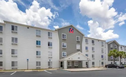 Motel 6 Suites Fort Myers FL