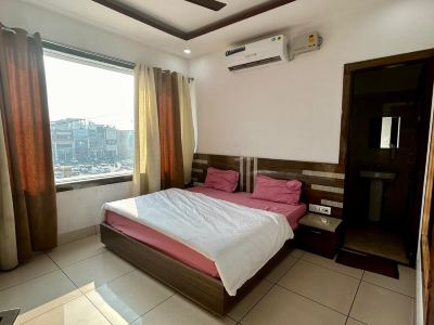 Laksh hotel,Proprietor Dilbag
