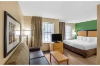 Motel 6 Suites Milwaukee Brookfield, WI - Haustierfreundliche