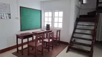 90s Classroom HOSTEL @Hatyai - 2 stelle