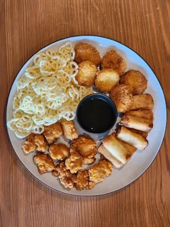 Luxury Beachfront 4 Br AMANA Villa at Ta-Ke Residence A Отели рядом с достопримечательностью «Bang Rong»