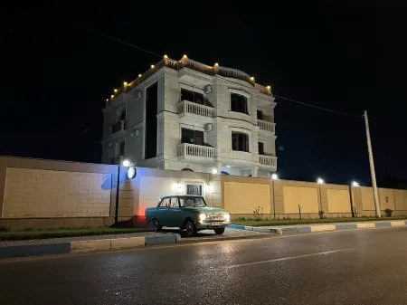 NovART Gallery&Sea Hotel Отели рядом с достопримечательностью «Сумгаитский государственный университет»