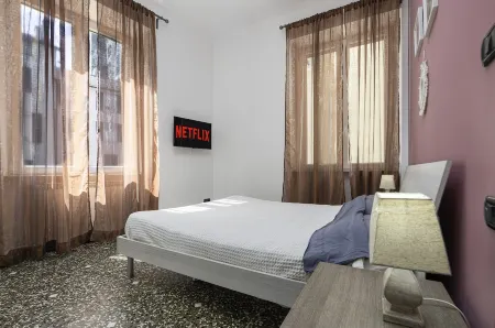 Rosa Homes the Red - Cozy 2 Bedrooms Genoa Historic Center, Aquarium