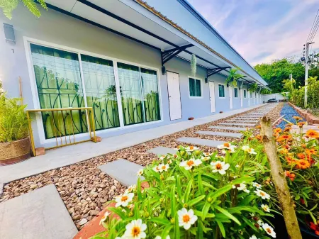 Sopit House Отели рядом с достопримечательностью «Wat or I Khieo»