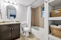 Private 1 bedroom in Brookswood Hotel a Langley