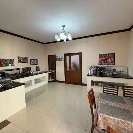 Pakhlavon Boutique