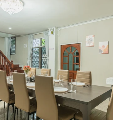 รูปภาพของUrban Grace