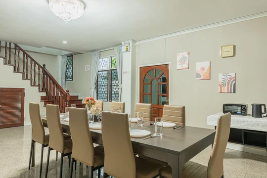 รูปภาพของUrban Grace