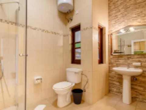 Villa Zest - 3 bedrooms (sleeps 6+2 kids) Qala village Hotels in Qala
