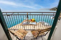Eldorado: Romantic Seafront Getaway