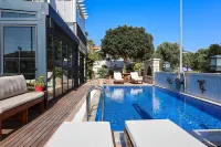 AlaBora Hotel - Pools