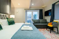 Waterhead Retreat, Ground Floor Bathtub Suites with Private Entrance
