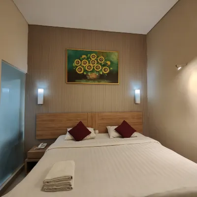 Sunshine Family Homestay - parking
