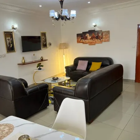 Deluxe Decor & Elegance with Balcony