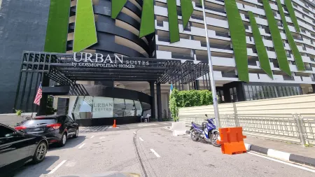 SoftGrey 2 Rooms Apartment, 4+2 Pax @ Urban Suites Отели в г. Jelutong