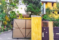 Hotel New Sabrina Hoteller i Leuwimalang