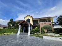 Cottage Pine Rayong Hotels in Thap Ma