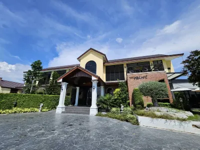 Cottage Pine Rayong Hotels near Wat Khot Hin