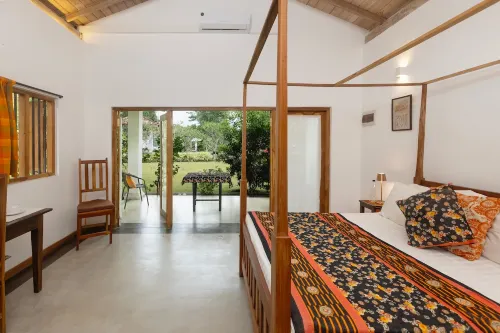 Emel's Retreat By Tropical Magnum