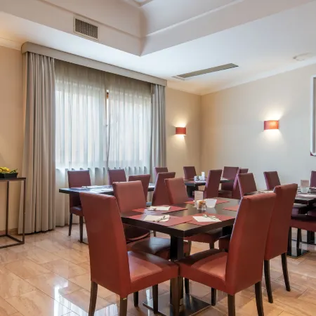 Hotel Nuvò Отели рядом с достопримечательностью «Бассейн «Скандоне»»