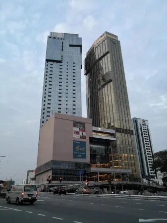 Chrisenbel Suites Pinnacle Petaling Jaya Отели рядом с достопримечательностью «The One Academy»