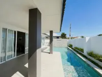 Pattaya Zhongtian Beach Villa / Close to the Beach / 4 Bedrooms 5 Bathrooms 2 Living Rooms