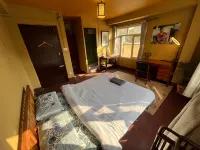 Sunny Side Up top-floor apartment -  Ferienwohnungen