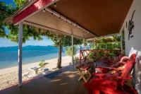 Oceanfront Villa at Bang po Beach Koh Rooms - 방갈로