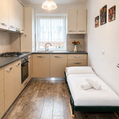 Deluxe by Hillside Apartments Отели рядом с достопримечательностью «Аквапарк Paradisul Acvatic»
