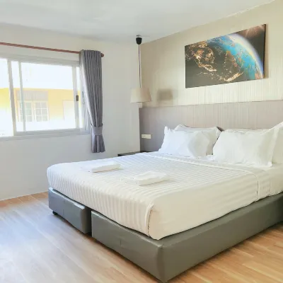 Whale Hostel Cha-Am Hotel dekat Kantor Pos