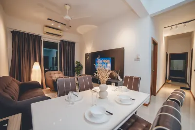 Grandview Stylish Living 3BR8pax Pooltable Hotels near Masjid Politeknik Ibrahim Sultan
