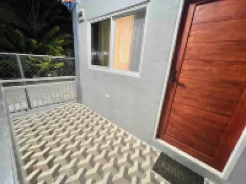 Cozy Studio Type unit w/ TV, Wifi, hotshower & ref コタバトのホテル