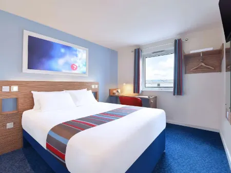 Travelodge Gainsborough Отели в г. Хейтон