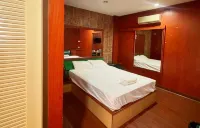 OYO 75583 Fut Fit Fo Fai Inn Hotel