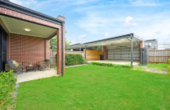 Lovely 4BR Austral Retreat Close to Station For 10 Guests