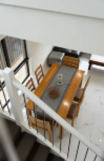 Austral Spacious large 5 br home with Central AC