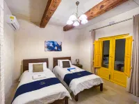 INNI - 4 bedrooms (sleeps 8 + 2 kids) Gharb village - Homestays