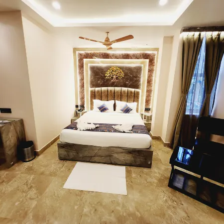 THE GREENSTAR INN PREMIUM