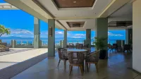 Ultra-Luxury Oceanview: Jacuzzi & Massage Chair. - Huoneistot