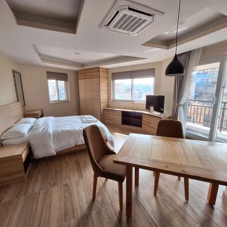 West Studio Flat 1, Lalitpur Inn
