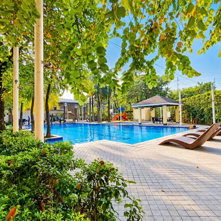 Cozy 2BR Condo in Pasig | The Rochester