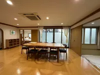 accommodation for 12 people / 8-minute walk from JR Station / Free parking for 2 cars - Villas