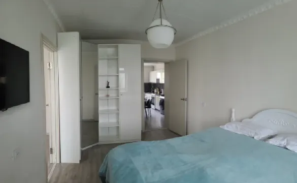 Cozy Central City Apartment